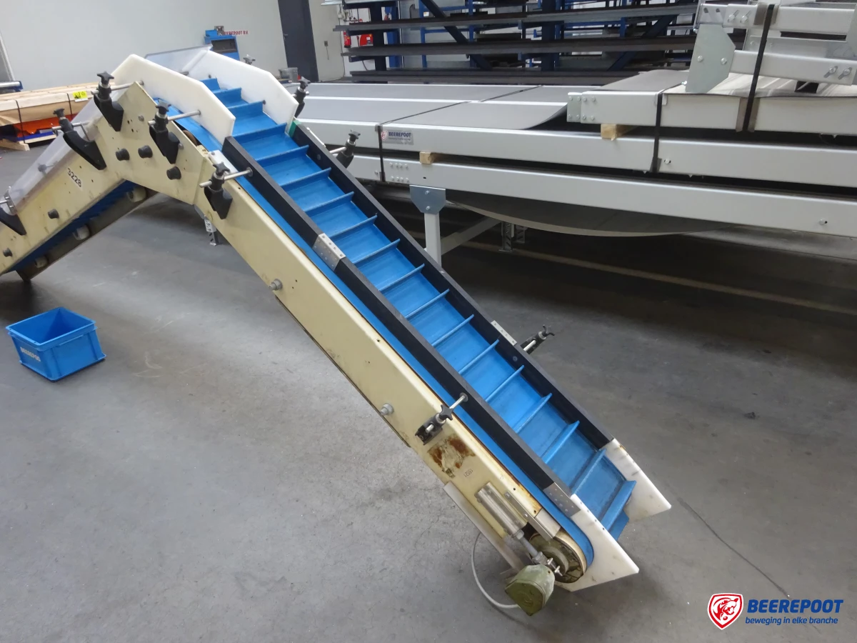 Opvoerband met dubbele knik